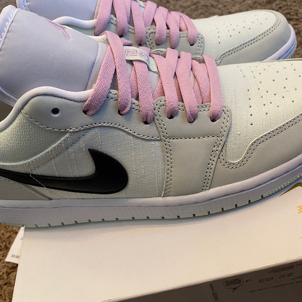 Womens Jordan’s size 11